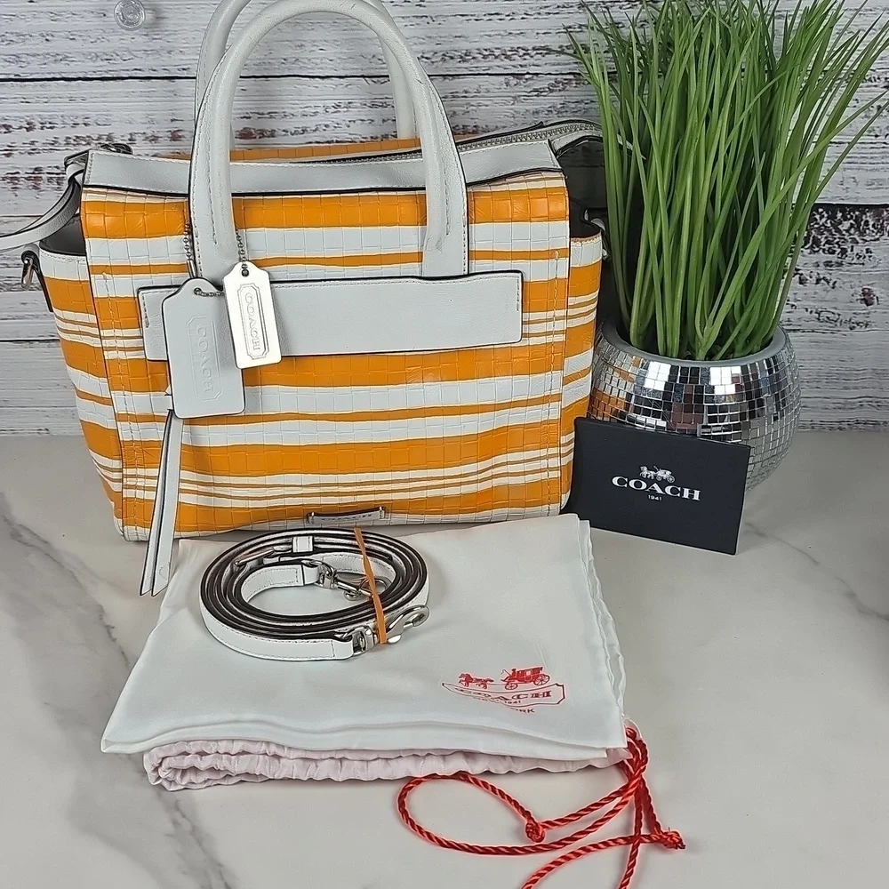 COACH BLEECKER MINI‎ CROSSBODY SHOULDER BAG RILEY CARRYALL MANDARIN WHITE PURSE